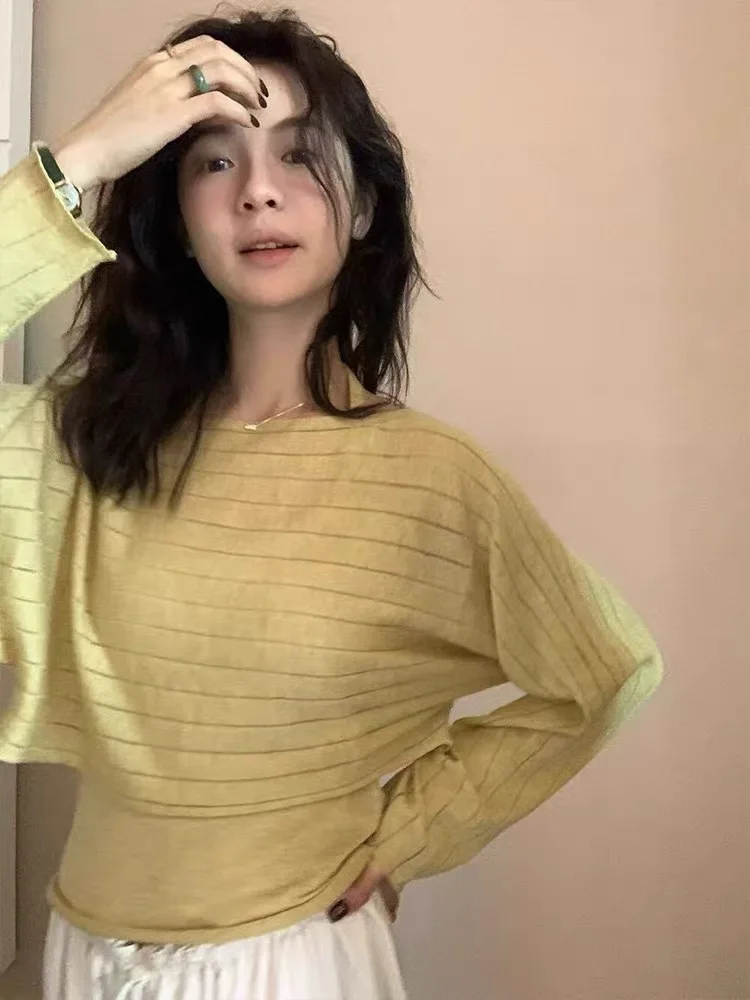 Fall Fashionable Two-Piece Women's Knitted Top And Vest Set Long Sleeve Neck Hanging Layering High Waist Wide Fit Thermal Wear
Fall Fashionable Two-Piece Women's Knitted Top And Vest Set Long Sleeve Neck Hanging Layering High Waist Wide Fit Thermal Wear