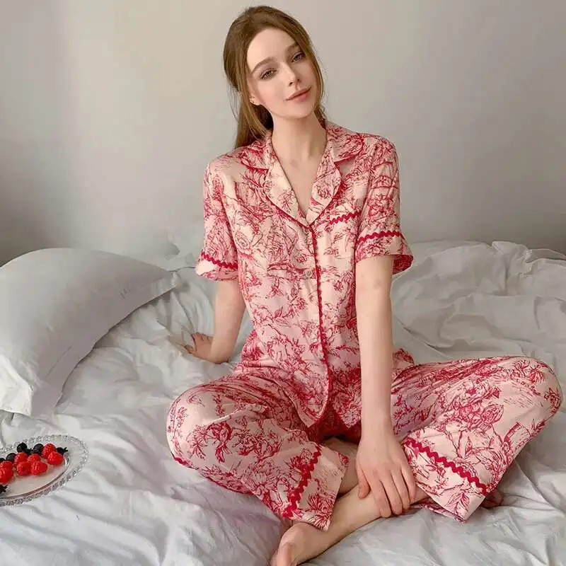 Ink Painting Spring And Summer High Quality New Pajama Women Soft Ice Silk Print Sweet Breathable Two-piece Soft Pyjamas Sets
Ink Painting Spring And Summer High Quality New Pajama Women Soft Ice Silk Print Sweet Breathable Two-piece Soft Pyjamas Sets