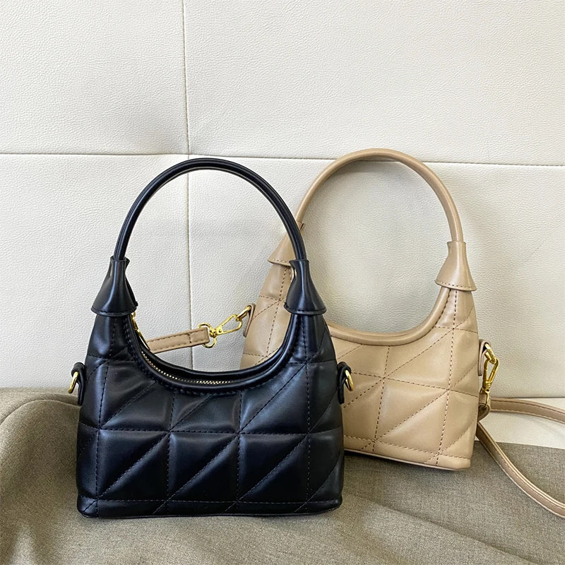 Women's Versatile Handbag Crossbody Bag Luxury Brand Solid Color Small Square Bag High Quality Chain Crossbody Bag Women's Bag
Women's Versatile Handbag Crossbody Bag Luxury Brand Solid Color Small Square Bag High Quality Chain Crossbody Bag Women's Bag