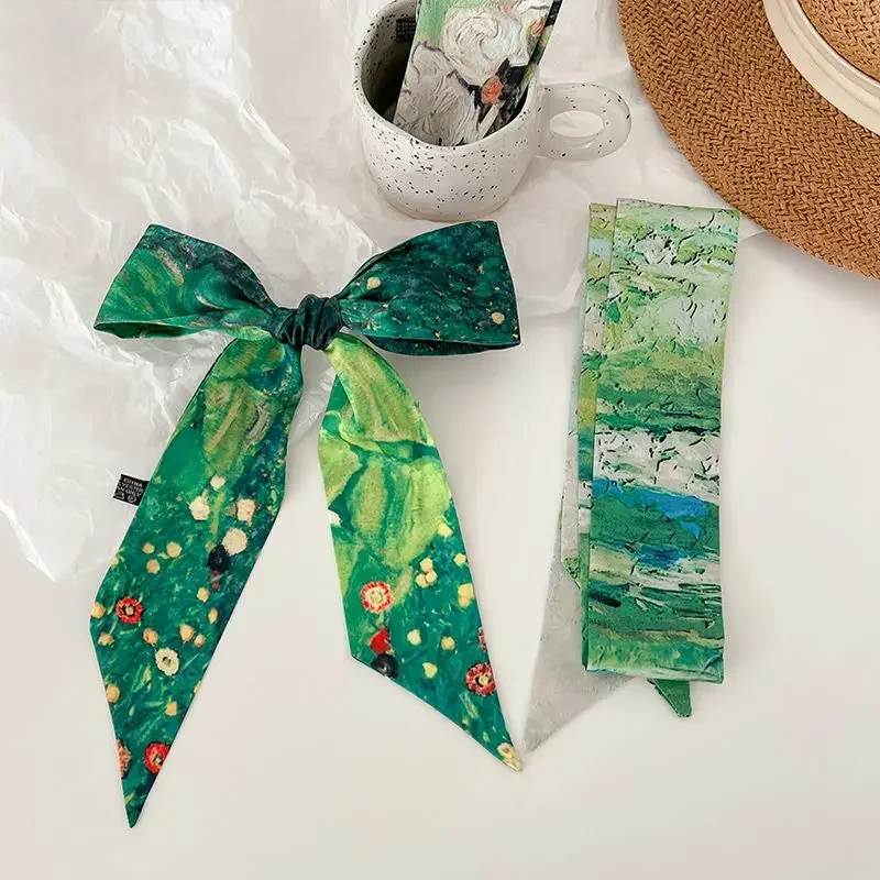 Chinese style oil painting series heavy color green long elegant small silk scarf female hair band tied hair decoration
Chinese style oil painting series heavy color green long elegant small silk scarf female hair band tied hair decoration