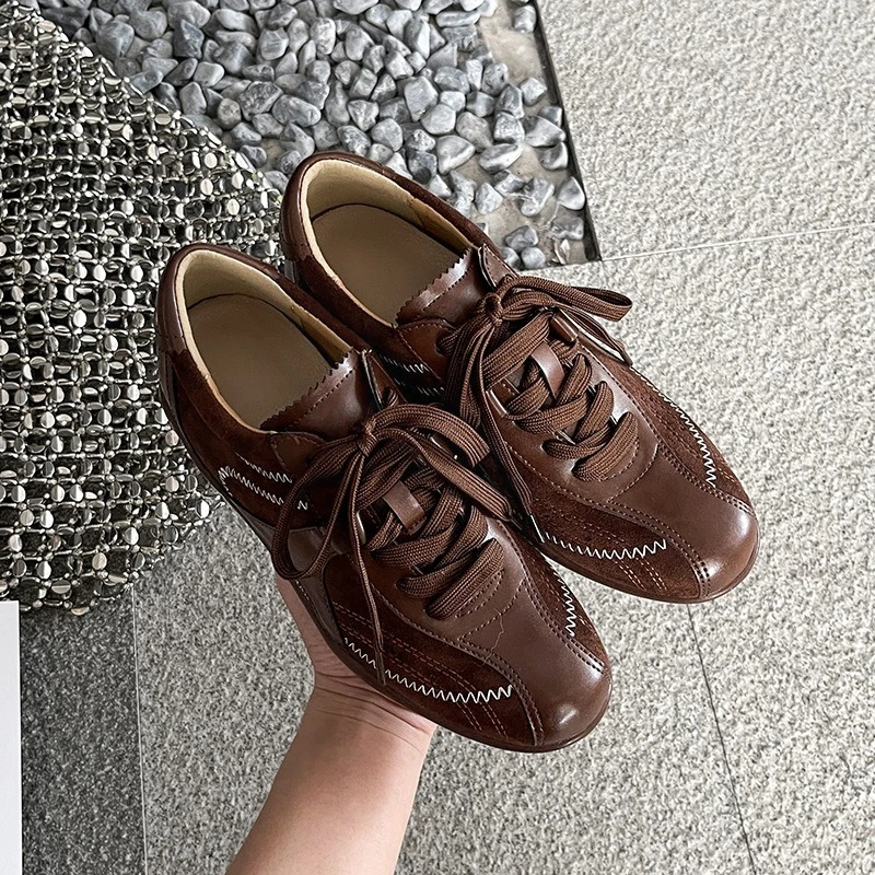 New Womens Shoes Retro Luxury Moral Training Shoes for Woman Exquisite Genuine Leather Casual Shoe Designer Shoes Zapatos Mujer
New Womens Shoes Retro Luxury Moral Training Shoes for Woman Exquisite Genuine Leather Casual Shoe Designer Shoes Zapatos Mujer