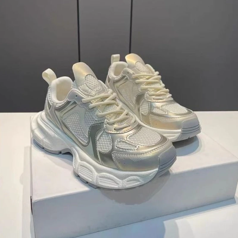 Женская обувь для папы, увеличивающая рост, лето 202, дышащая удобная повседневная спортивная обувь с сеткой на толстой подошве, универсальная модная обувь
Женская обувь для папы, увеличивающая рост, лето 202, дышащая удобная повседневная спортивная обувь с сеткой на толстой подошве, универсальная модная обувь