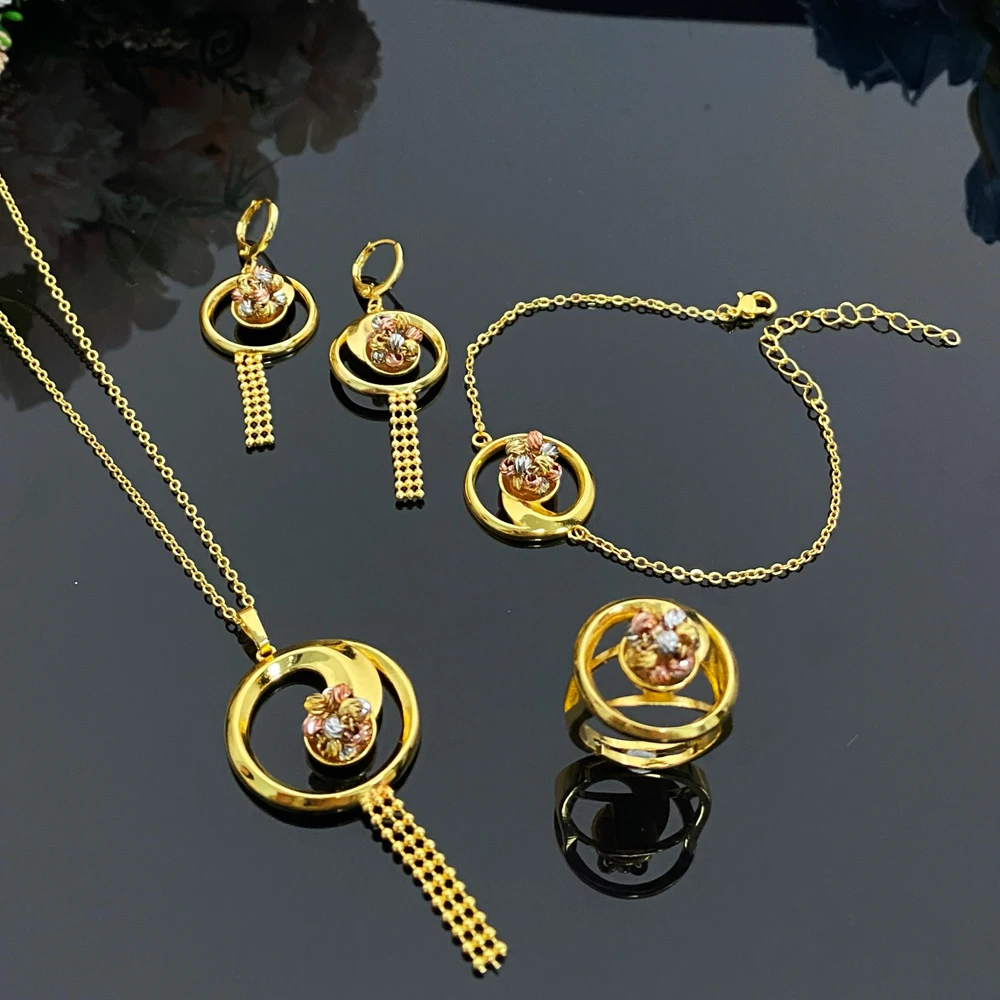 Винтажный комплект ювелирных изделий с медным покрытием Flora Rotundity Design - ожерелье и серьги, подарочный набор для женщин, день рождения, годовщина, фестиваль
Винтажный комплект ювелирных изделий с медным покрытием Flora Rotundity Design - ожерелье и серьги, подарочный набор для женщин, день рождения, годовщина, фестиваль