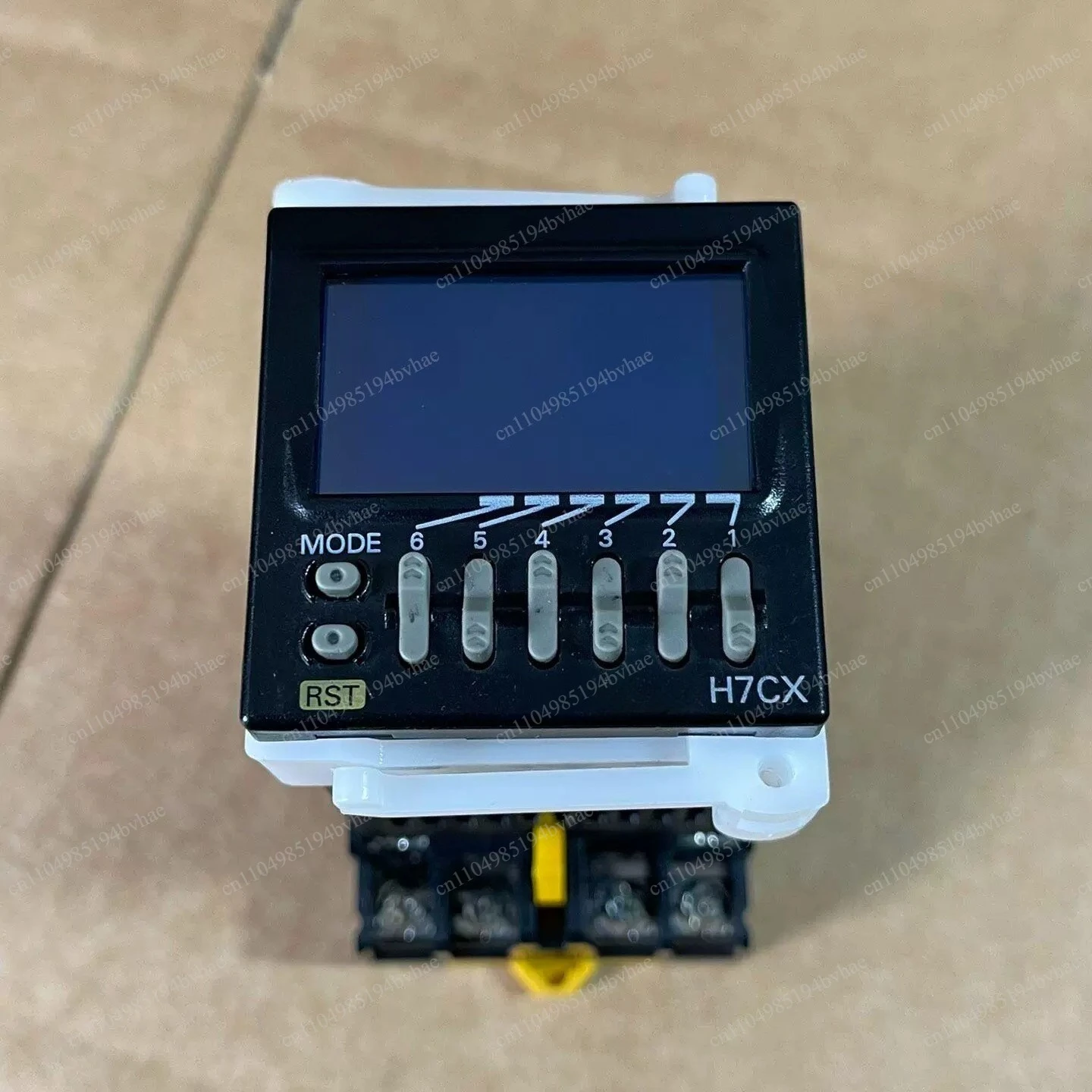 The H7CX-A11-N counter looks almost beautiful
The H7CX-A11-N counter looks almost beautiful