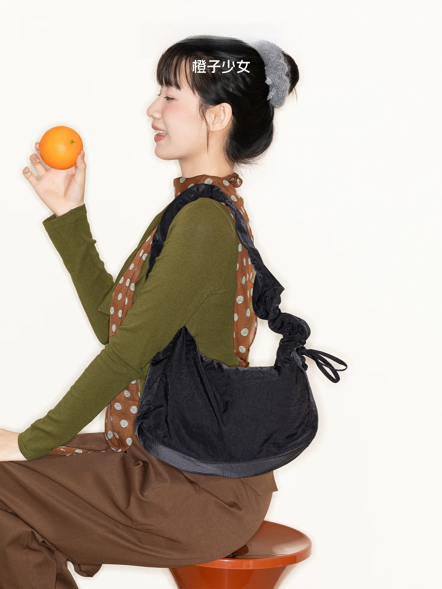 Orange Girl Dumpling Bag Women's Large Capacity Folded Drawstring Slant Crossbody Bag Simple Korean Style Underarm Shoulder Bag
Orange Girl Dumpling Bag Women's Large Capacity Folded Drawstring Slant Crossbody Bag Simple Korean Style Underarm Shoulder Bag