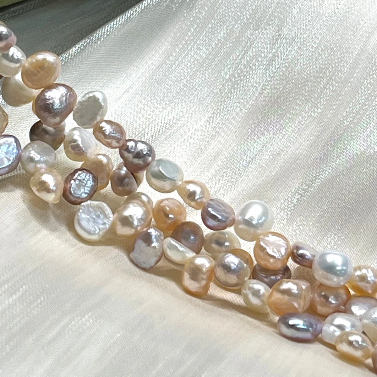 Colored Baroque Pearl Natural Freshwater Pearl 3*7 Hole Isolation Pearl For Jewelry Making DIY Necklace Earrings Bracelet
Colored Baroque Pearl Natural Freshwater Pearl 3*7 Hole Isolation Pearl For Jewelry Making DIY Necklace Earrings Bracelet
