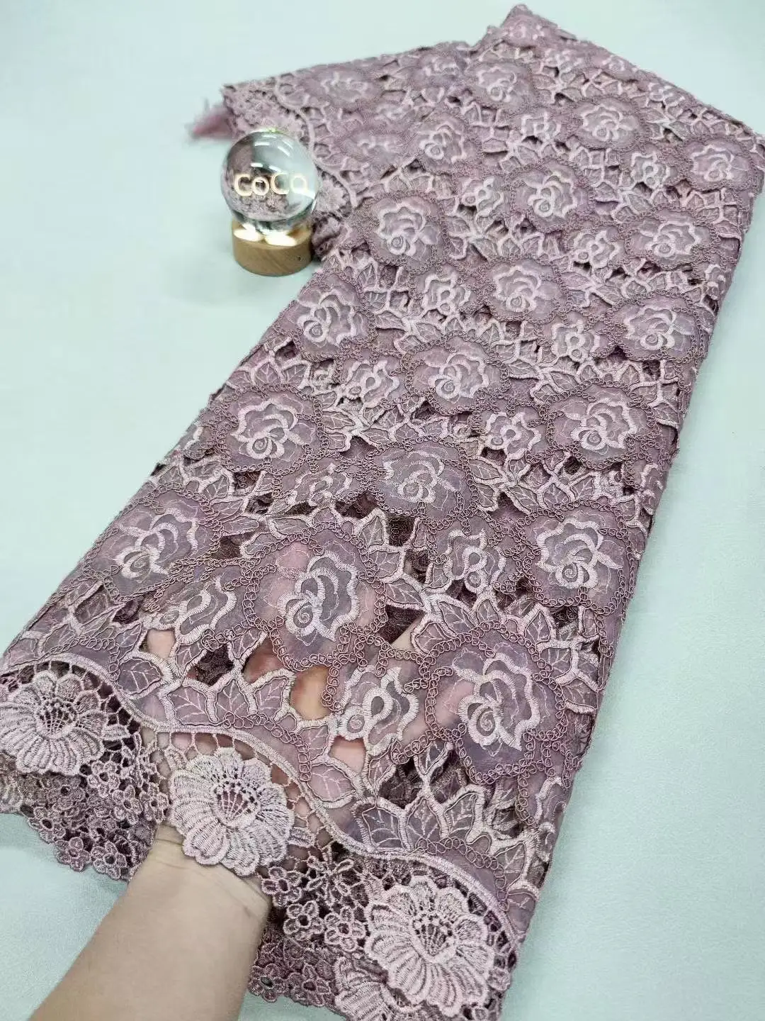 African Guipure Cord Lace Fabric with Sequins 2025 High Quality French Nigerian Lace Fabric for Luxury Wedding Material Sewing
African Guipure Cord Lace Fabric with Sequins 2025 High Quality French Nigerian Lace Fabric for Luxury Wedding Material Sewing
