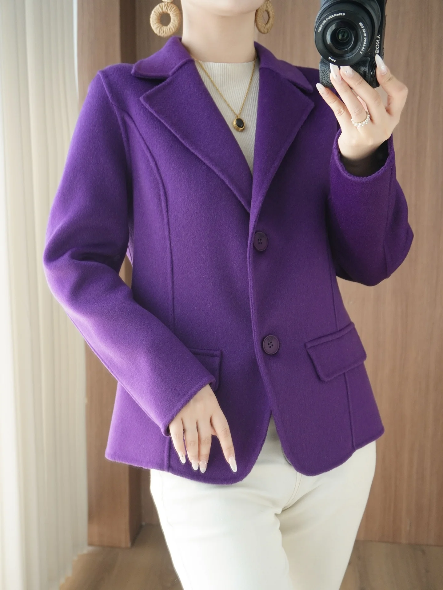 Двустороннее шерстяное пальто из кашемира для женщин, свободного кроя, в стиле Хепберн, повседневная верхняя одежда, корейская версия, прямой крой, утепленное
Двустороннее шерстяное пальто из кашемира для женщин, свободного кроя, в стиле Хепберн, повседневная верхняя одежда, корейская версия, прямой крой, утепленное