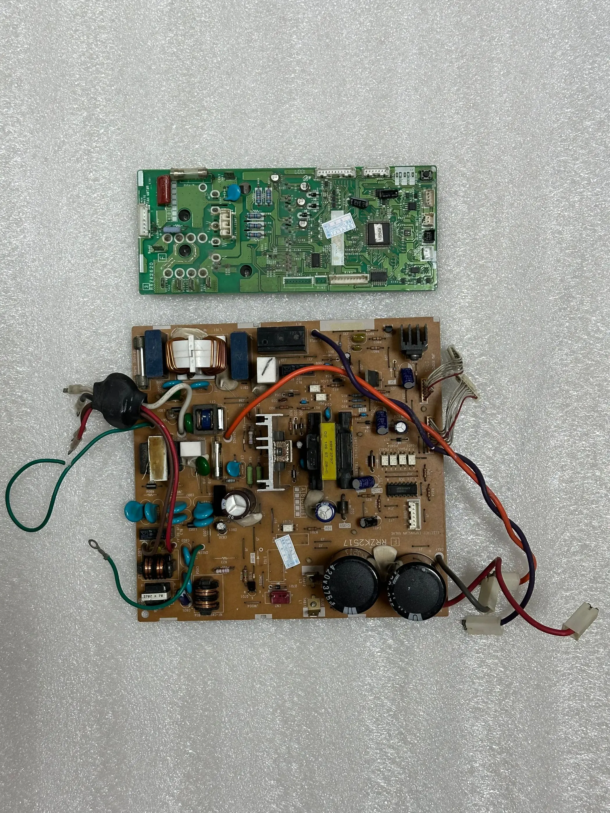 Usee board for motherboard RRZK2776 RRZK2517 RRZK2620 module board
Usee board for motherboard RRZK2776 RRZK2517 RRZK2620 module board