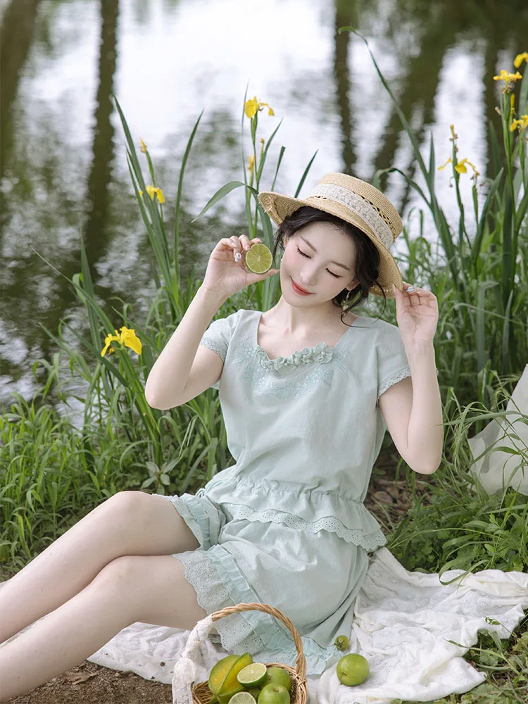 Комплект женской одежды Ханьфу Chuan Dai Time Mint: художественный ретро-стиль, чистый хлопок, многослойное кружево, лесной дизайн
Комплект женской одежды Ханьфу Chuan Dai Time Mint: художественный ретро-стиль, чистый хлопок, многослойное кружево, лесной дизайн