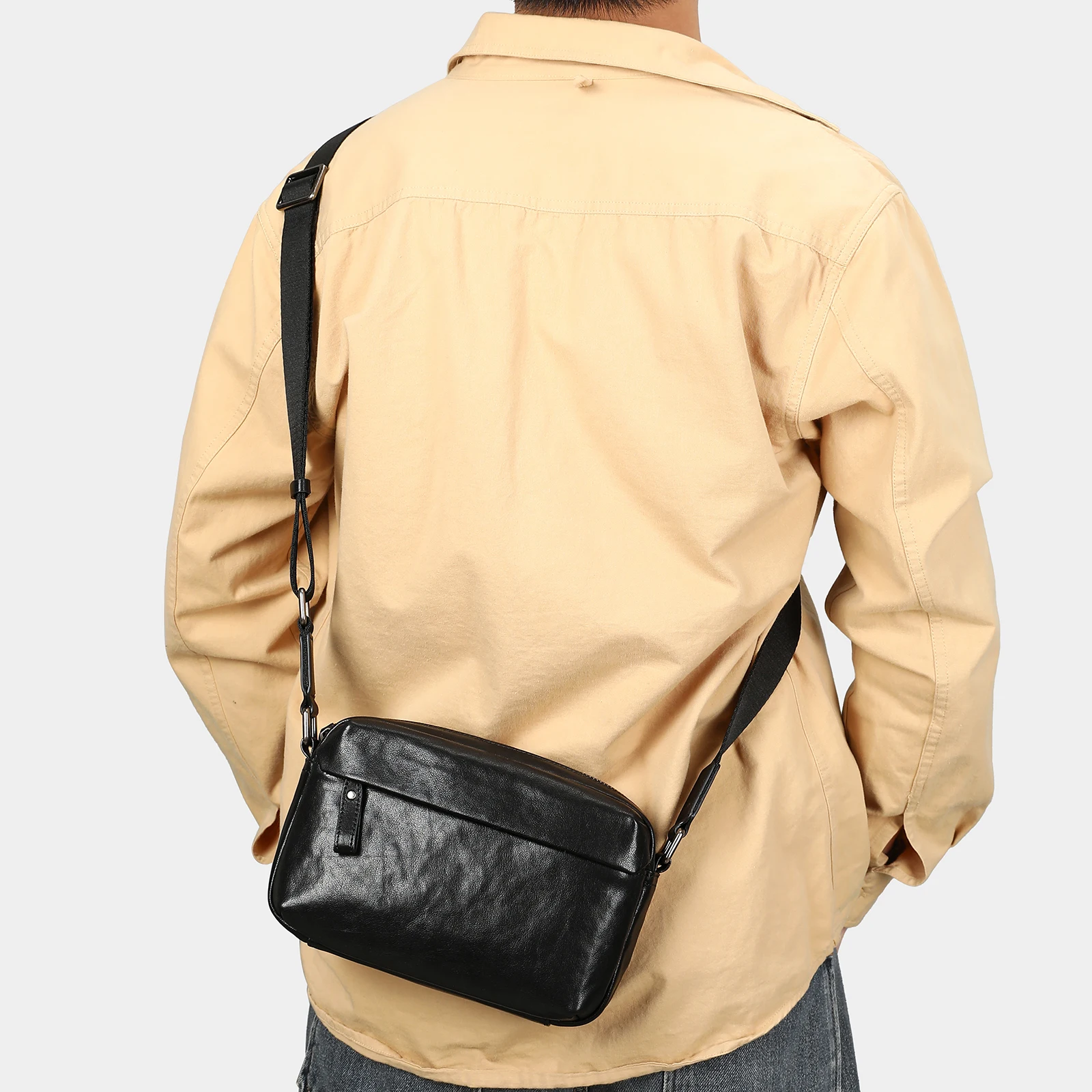 Men Genuine Cowhide Leather Small Crossbody Bag Vintage Casual Shoulder Sling Bag Mini Messenger Phone Bag For Daily Travel
Men Genuine Cowhide Leather Small Crossbody Bag Vintage Casual Shoulder Sling Bag Mini Messenger Phone Bag For Daily Travel