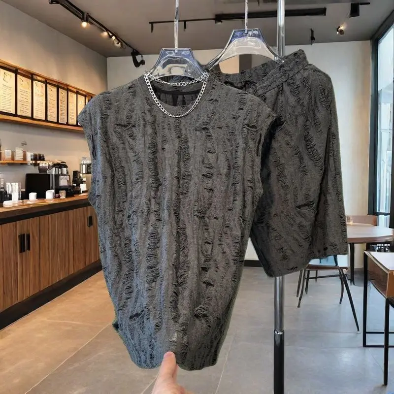 Popular Luxury Stylish Sleeveless T-shirt for Men Fashionable Versatile Solid Color Vest Summer Trendy Brand Round-neck Set
Popular Luxury Stylish Sleeveless T-shirt for Men Fashionable Versatile Solid Color Vest Summer Trendy Brand Round-neck Set