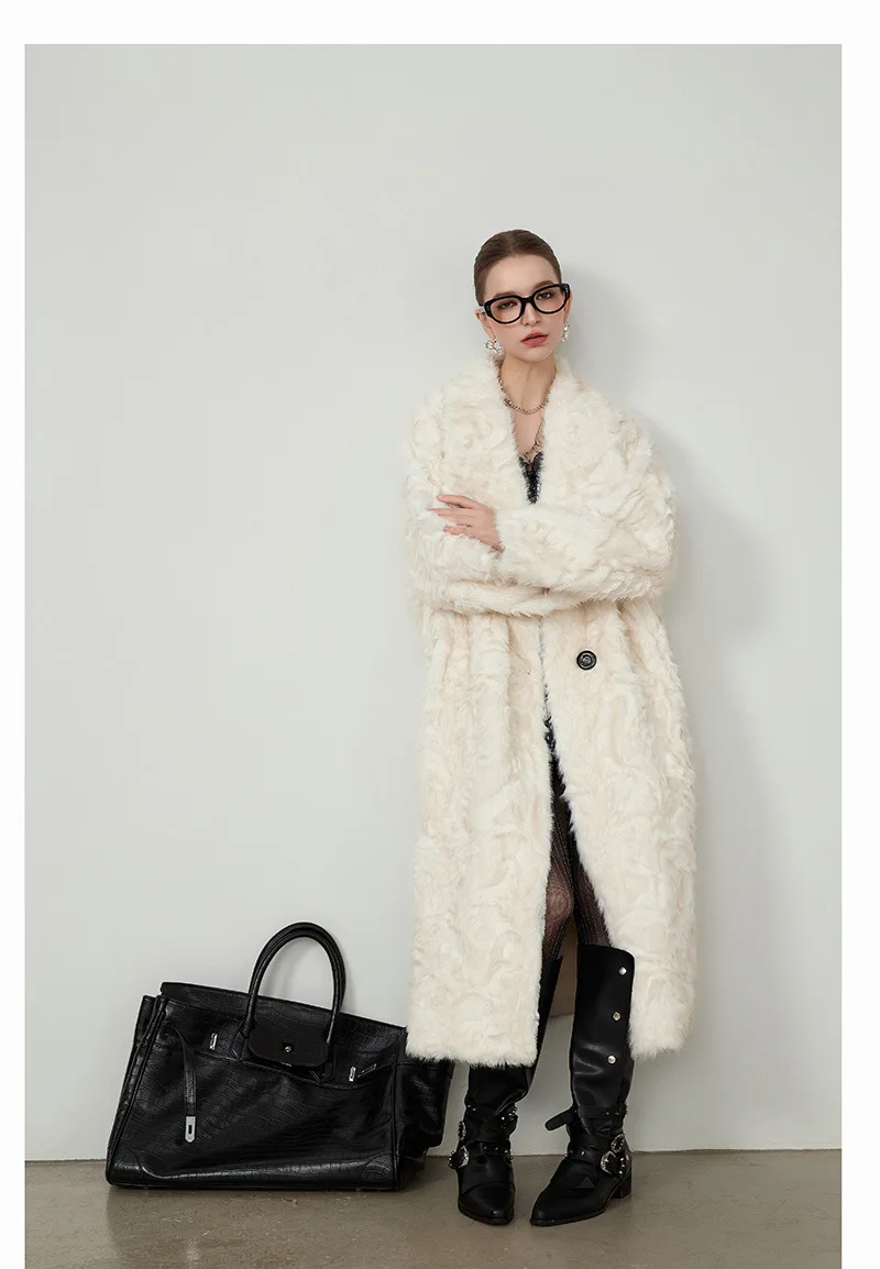 Mid-length white casual wide-fit coat with fur and leather, stylish winter new design, thick artificial faux fur fabric suit
Mid-length white casual wide-fit coat with fur and leather, stylish winter new design, thick artificial faux fur fabric suit