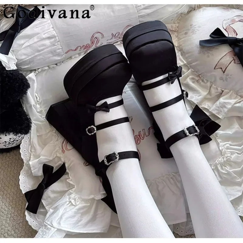 Japanese Original Sweet and Elegant Lolitan High Heel Dark Loli Girl Punk Style Shallow Mouth Mary Jane Single Shoes
Japanese Original Sweet and Elegant Lolitan High Heel Dark Loli Girl Punk Style Shallow Mouth Mary Jane Single Shoes