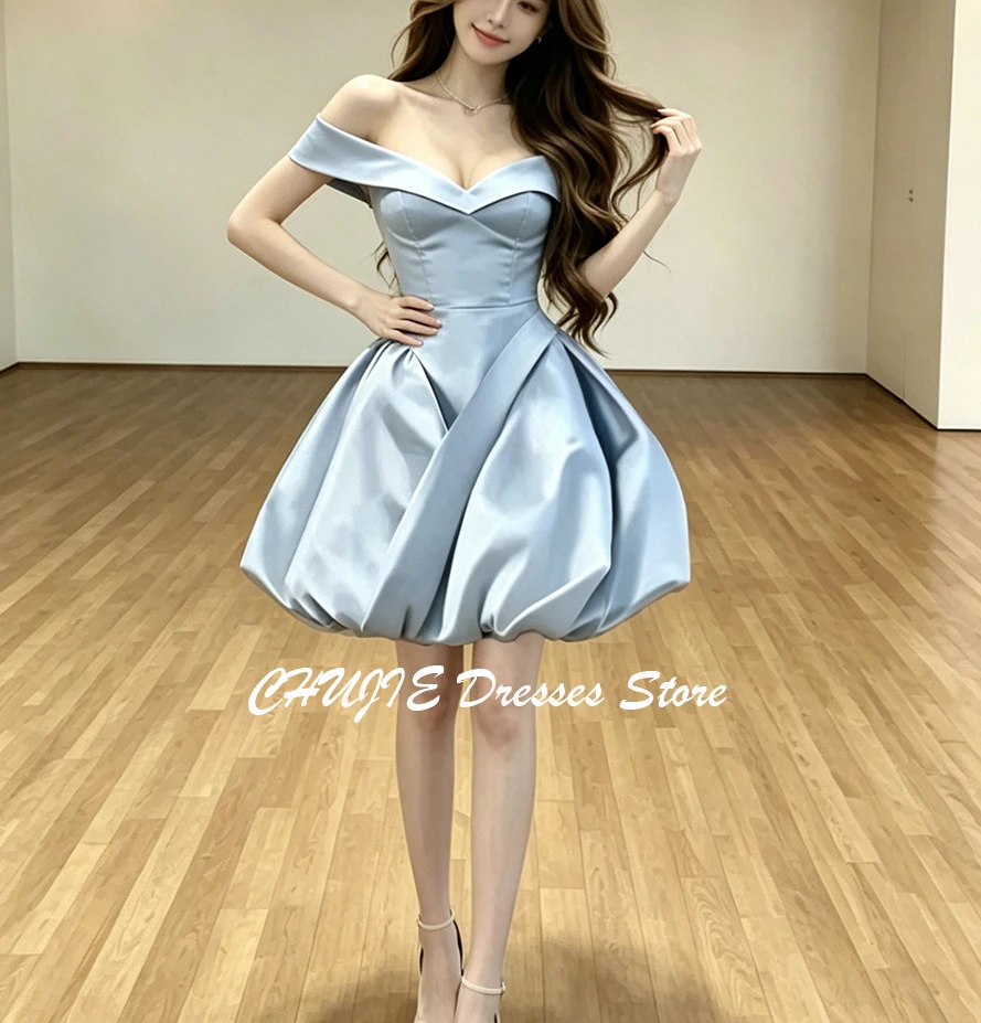 Off Shoulder Light Blue Graduation Dress Short Homecoming Dresses Teens Customized A Line Pleated Mini Evening Prom Party Gowns
Off Shoulder Light Blue Graduation Dress Short Homecoming Dresses Teens Customized A Line Pleated Mini Evening Prom Party Gowns