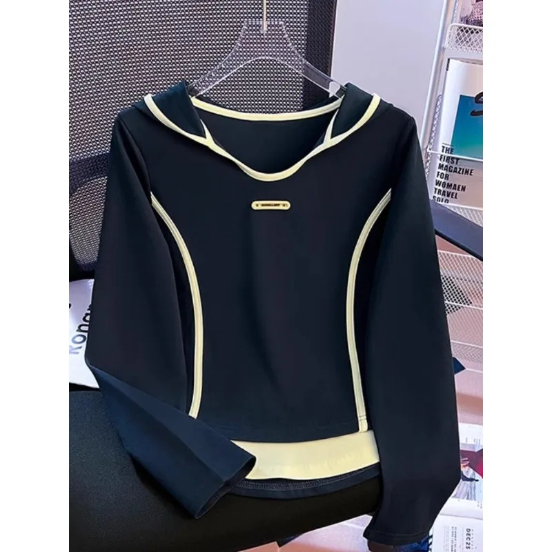 Fake Two-piece Hooded Sweatshirt for Women in Spring Autumn New Slim Short Top Contrasting Color Splicing Long-sleeved T-shirt
Fake Two-piece Hooded Sweatshirt for Women in Spring Autumn New Slim Short Top Contrasting Color Splicing Long-sleeved T-shirt