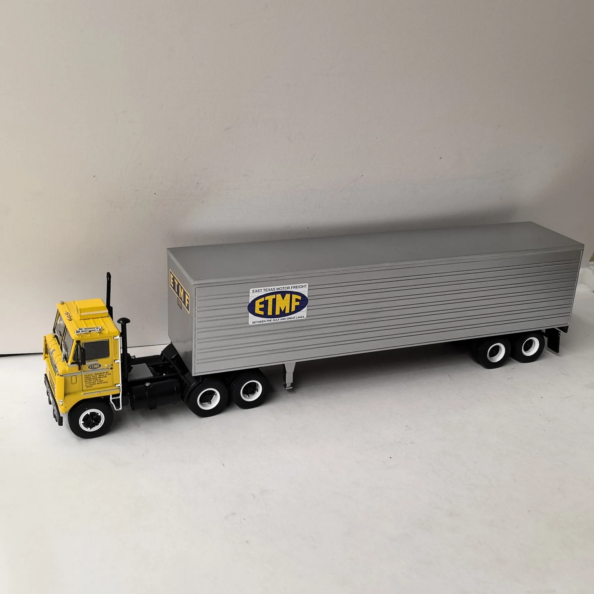 Diecast IXO 1/43 Scale WHITE 7400 Trailer Truck Alloy Car Model Collectible Toy Gift Souvenir Display Ornament
Diecast IXO 1/43 Scale WHITE 7400 Trailer Truck Alloy Car Model Collectible Toy Gift Souvenir Display Ornament