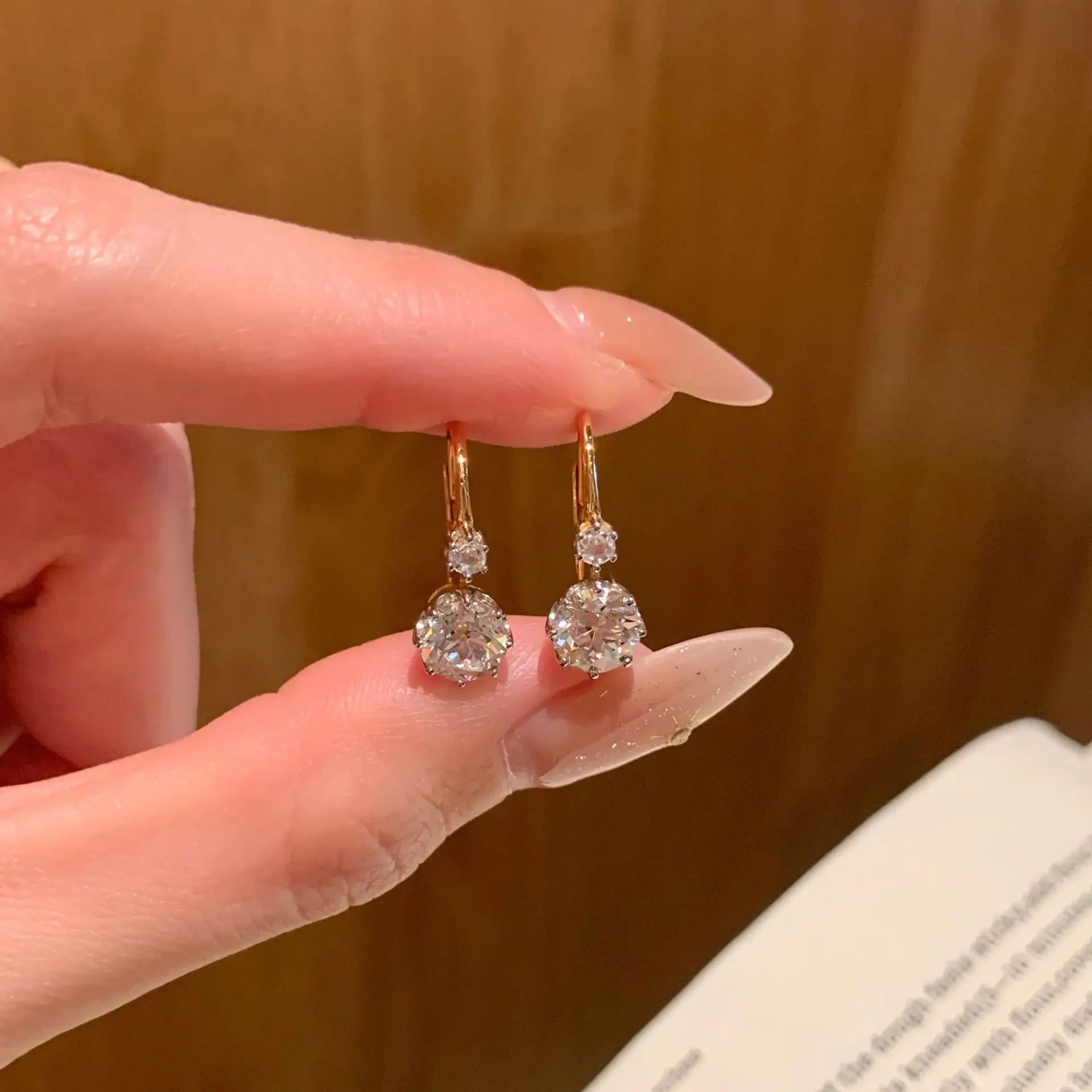 Vintage 925 Silver Old European Cut Diamond CZ Drop Dangle Earrings for Women 1ct Old Mine Round Brilliant Gem Ear Hook Jewelry
Vintage 925 Silver Old European Cut Diamond CZ Drop Dangle Earrings for Women 1ct Old Mine Round Brilliant Gem Ear Hook Jewelry