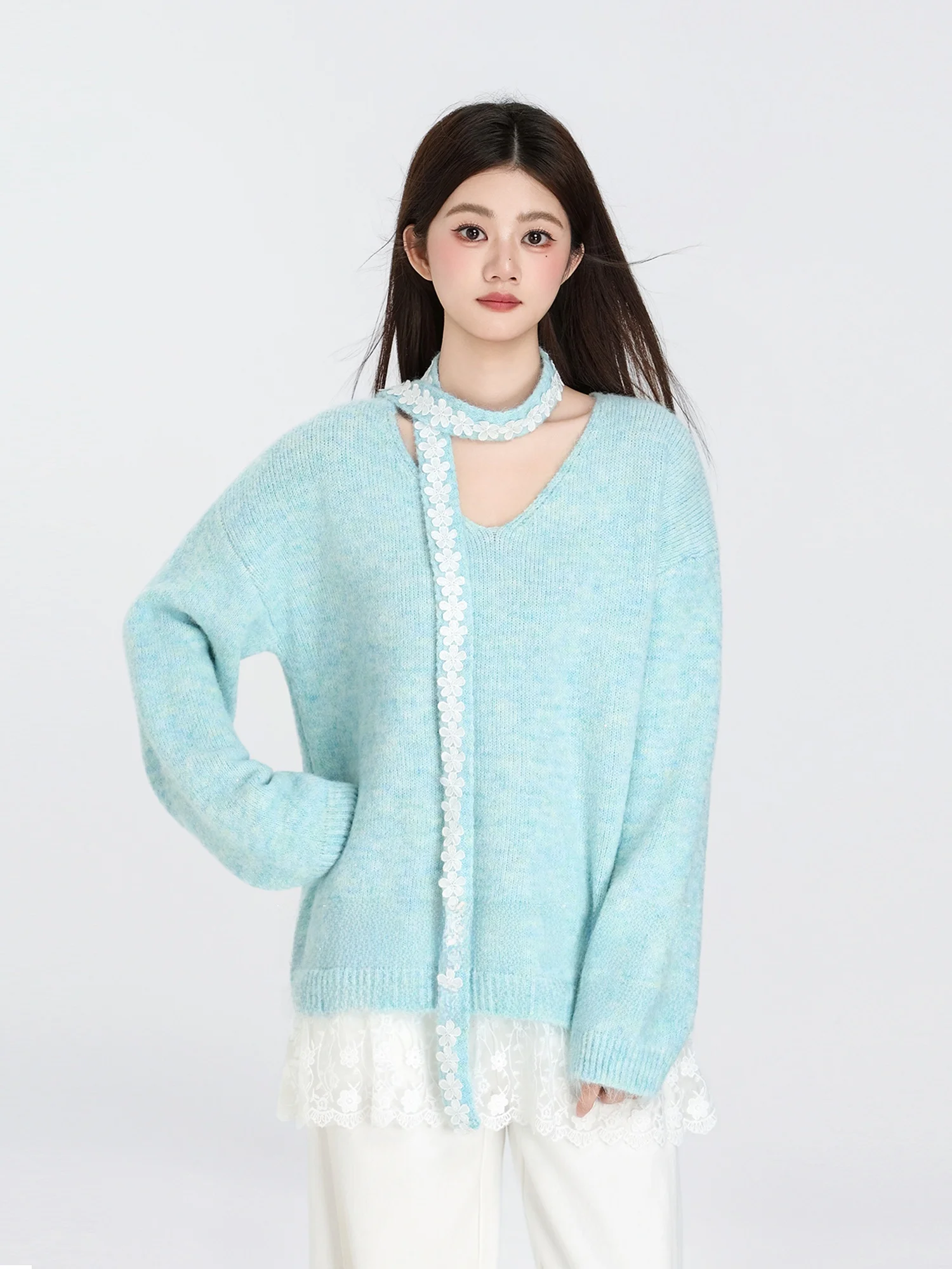 Женский свитер с кружевной отделкой и V-образным вырезом, осенняя новинка, высококачественный вязаный топ свободного кроя с длинными рукавами, стандартной длины
Женский свитер с кружевной отделкой и V-образным вырезом, осенняя новинка, высококачественный вязаный топ свободного кроя с длинными рукавами, стандартной длины