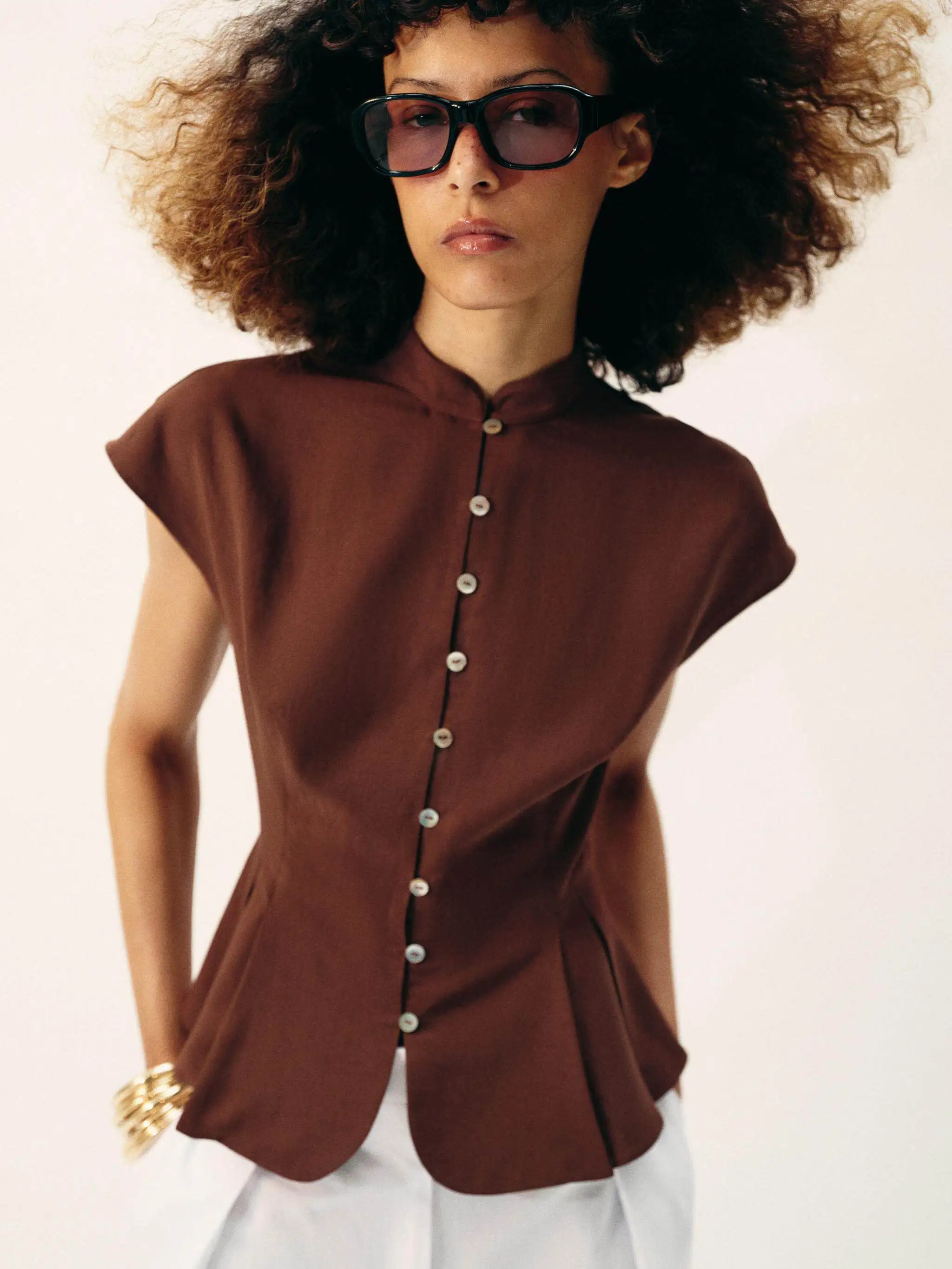 New Summer Women's Short Skirt Style Top Sleeveless High Collar Pleated Fashionable Ethnic Women's Clothing 18-25 Years Old
New Summer Women's Short Skirt Style Top Sleeveless High Collar Pleated Fashionable Ethnic Women's Clothing 18-25 Years Old