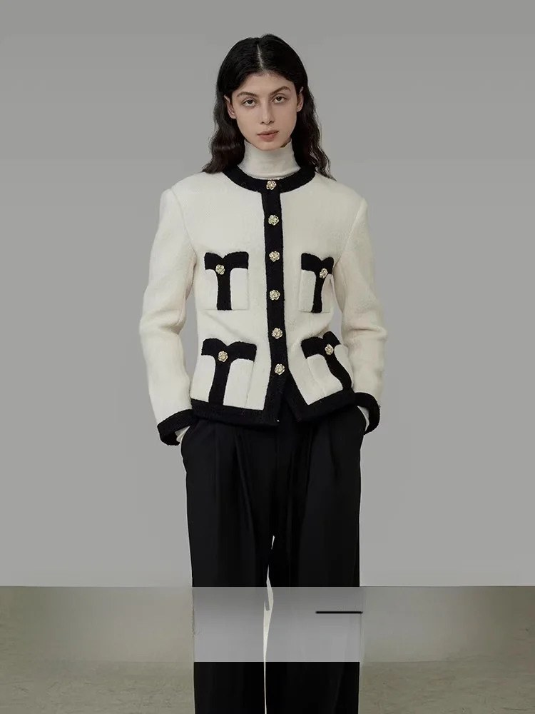 Ретро-жакет из шерсти в стиле колор-блок для женщин, новая зимняя модель, свободный крой, круглый вырез, на пуговицах, верхняя одежда.
Ретро-жакет из шерсти в стиле колор-блок для женщин, новая зимняя модель, свободный крой, круглый вырез, на пуговицах, верхняя одежда.