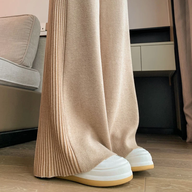 Women's Knitted Wide Leg Pants High Waist Flared Loose Fit Thickened Autumn Winter Casual Trousers Korean Style Commute Fashion
Women's Knitted Wide Leg Pants High Waist Flared Loose Fit Thickened Autumn Winter Casual Trousers Korean Style Commute Fashion