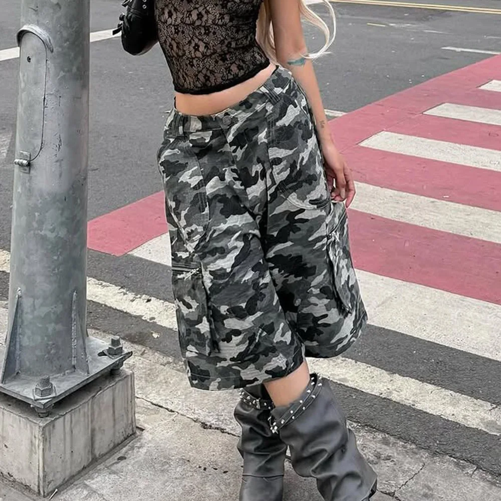 2025 Summer Camouflage Print Loose Cargo Pants Women Fashion Pockets High Waist Wide Leg Knee Length Trousers Streetwear Bottoms
2025 Summer Camouflage Print Loose Cargo Pants Women Fashion Pockets High Waist Wide Leg Knee Length Trousers Streetwear Bottoms