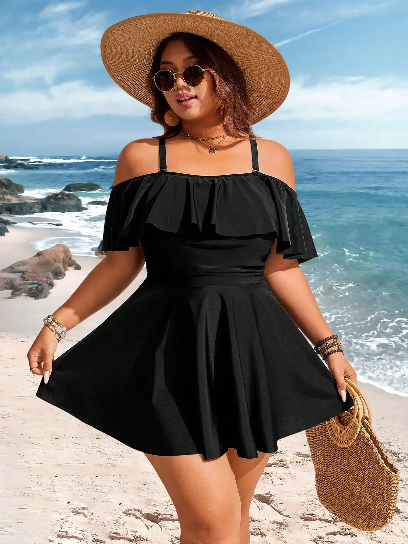 Black Off-Shoulder Ruffled Skirted Swimsuit Top for Summer Beach Wear
Black Off-Shoulder Ruffled Skirted Swimsuit Top for Summer Beach Wear