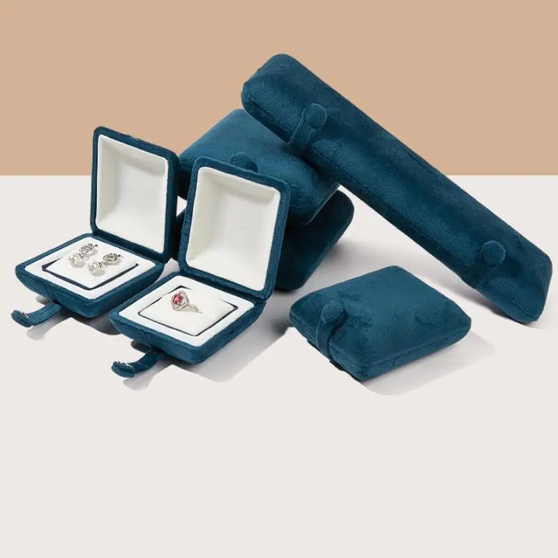 Velvet Ring Box Classical Earring Necklace Bangle/Bracelet Case Jewelry Gift Box For Wedding Jewelry Display Storage Box
Velvet Ring Box Classical Earring Necklace Bangle/Bracelet Case Jewelry Gift Box For Wedding Jewelry Display Storage Box