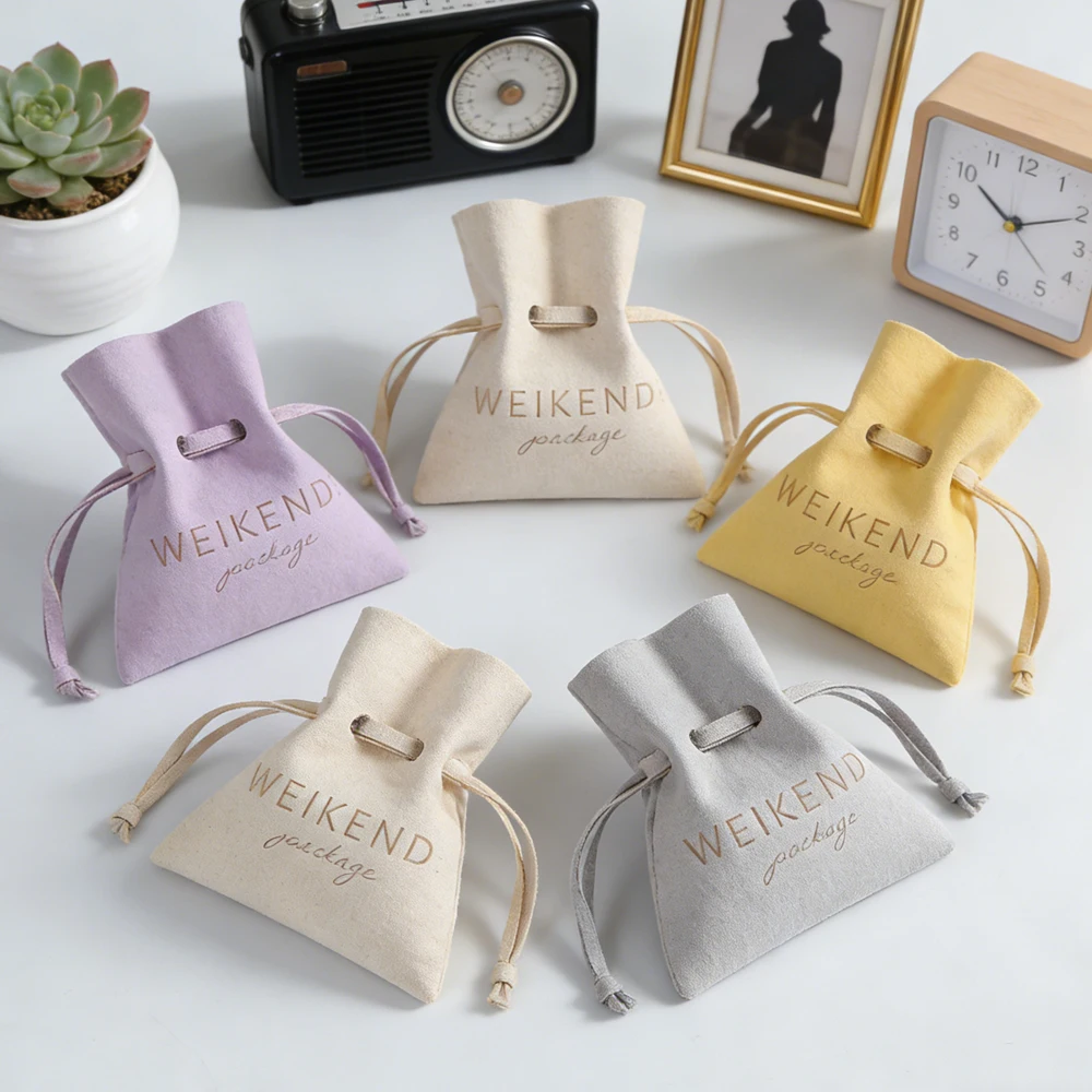 50 шт., сумка из микрофибры, замшевая ювелирная сумка с персонализированным логотипом, шикарные маленькие серьги, ожерелье, упаковка, оптовая продажа, сумка для свадебных сувениров
50 шт., сумка из микрофибры, замшевая ювелирная сумка с персонализированным логотипом, шикарные маленькие серьги, ожерелье, упаковка, оптовая продажа, сумка для свадебных сувениров