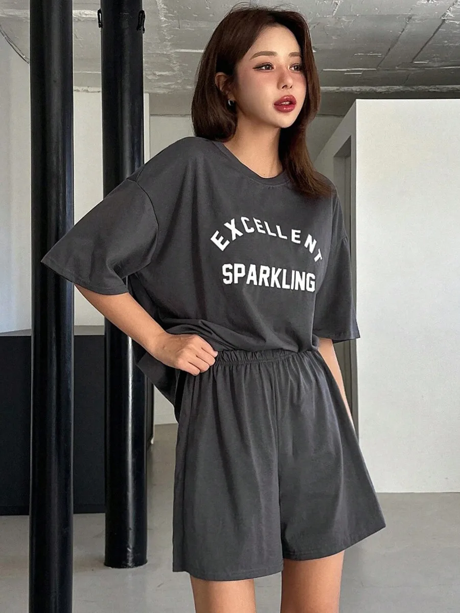 Women Loose Casual Letter Print Short Sleeve Top And Shorts Pajama Set
Women Loose Casual Letter Print Short Sleeve Top And Shorts Pajama Set