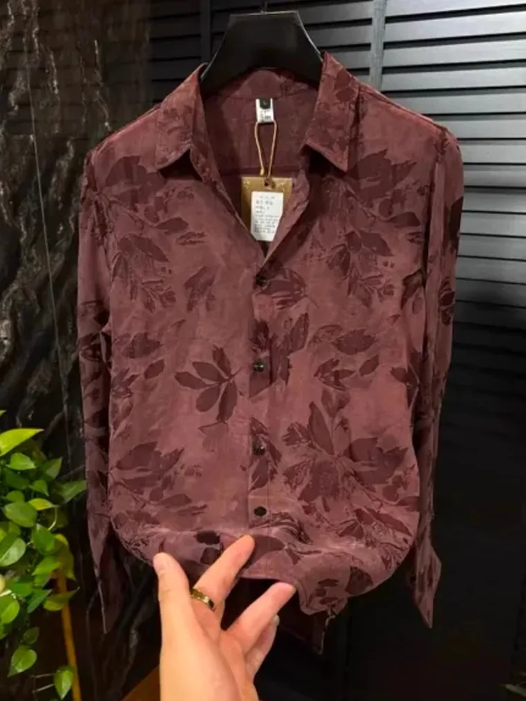 Высококачественная удобная мужская рубашка с длинным рукавом, модная, универсальная, для весны и осени, новая модель, деловой повседневный стиль, элегантный образ.
Высококачественная удобная мужская рубашка с длинным рукавом, модная, универсальная, для весны и осени, новая модель, деловой повседневный стиль, элегантный образ.