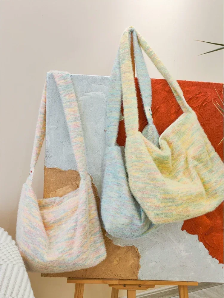 Large Capacity Class Commuter Tote Bag Books Organizer Women's Crossbody Bags Macaron Color Ins Soft Plush Stripe Shoulder Bags
Large Capacity Class Commuter Tote Bag Books Organizer Women's Crossbody Bags Macaron Color Ins Soft Plush Stripe Shoulder Bags