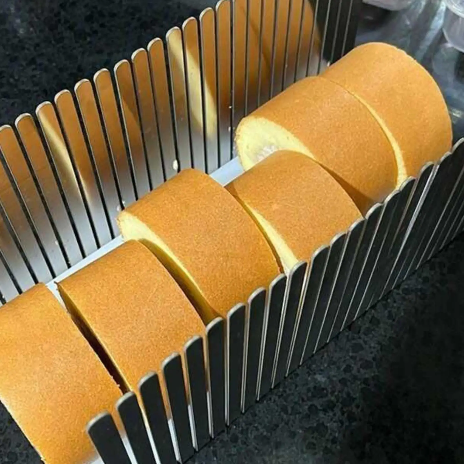 Manual Bread Slicer in Stainless Steel for Homemade Baking, Guide for and Bagels
Manual Bread Slicer in Stainless Steel for Homemade Baking, Guide for and Bagels