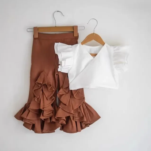 2026 New Russian Girls Spring Summer Cotton and Hemp Fashion Flying Sleeve Vest Lace Flared Pants Children Two Piece Set
2026 New Russian Girls Spring Summer Cotton and Hemp Fashion Flying Sleeve Vest Lace Flared Pants Children Two Piece Set