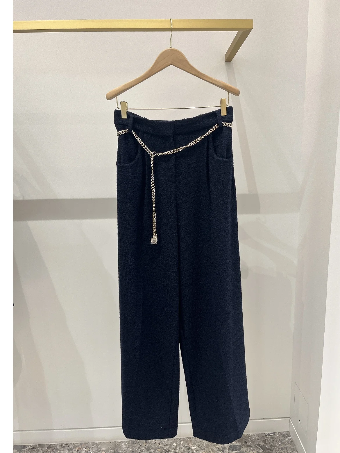 High Waist Wide Leg Casual Trousers Chain Decoration Thickened Tweed Early Spring Ladies High Street Fashion Polyester Cotton...
High Waist Wide Leg Casual Trousers Chain Decoration Thickened Tweed Early Spring Ladies High Street Fashion Polyester Cotton...