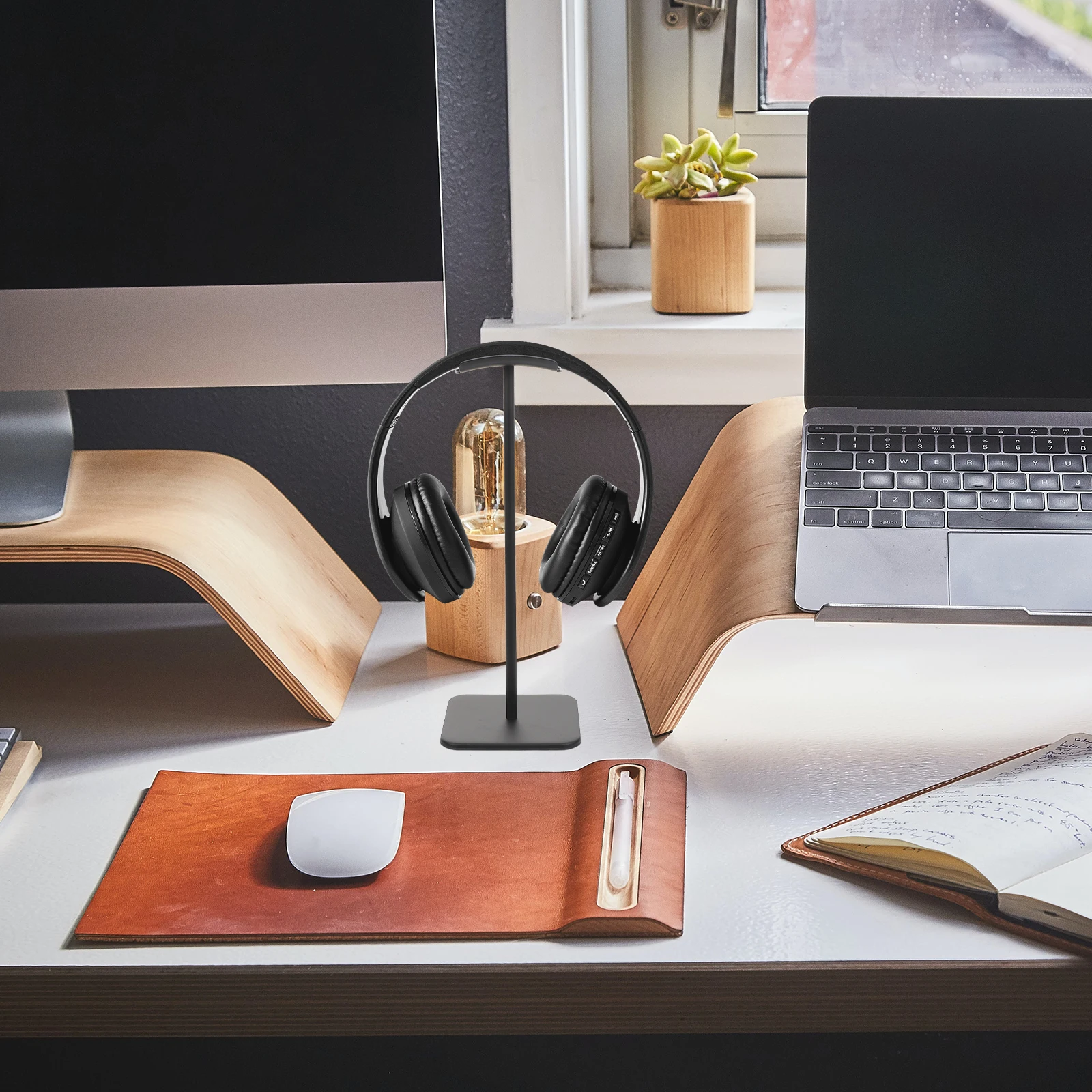 Aluminum Alloy Headphone Stand Black Headset Holder Headphones Organizer Sturdy Rack Stands Storage for Desk Practical 
Aluminum Alloy Headphone Stand Black Headset Holder Headphones Organizer Sturdy Rack Stands Storage for Desk Practical