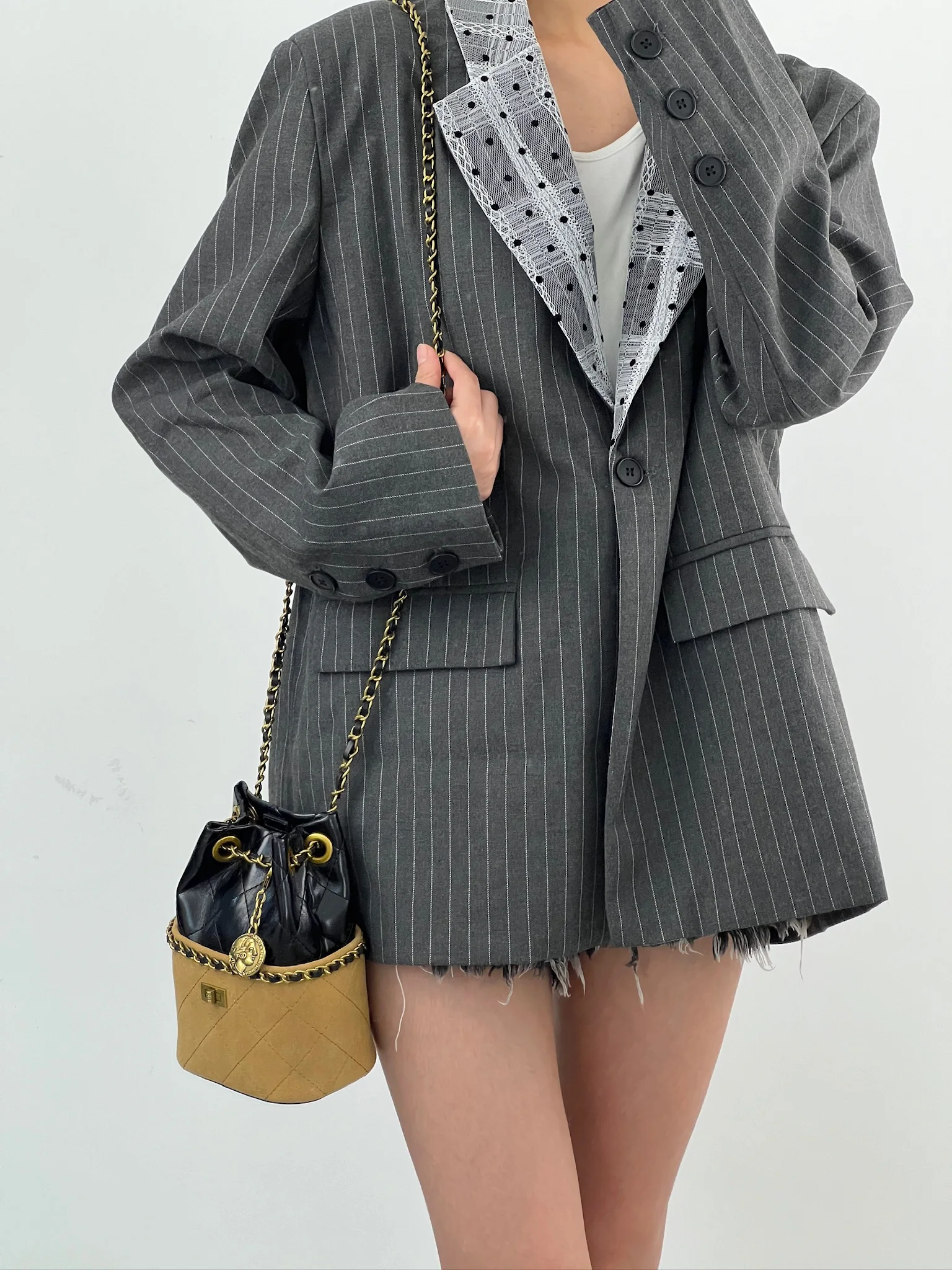 Стильная компактная сумка через плечо из натуральной кожи для женщин, сумка с матовой отделкой, модный аксессуар-саквояж для женщин
Стильная компактная сумка через плечо из натуральной кожи для женщин, сумка с матовой отделкой, модный аксессуар-саквояж для женщин