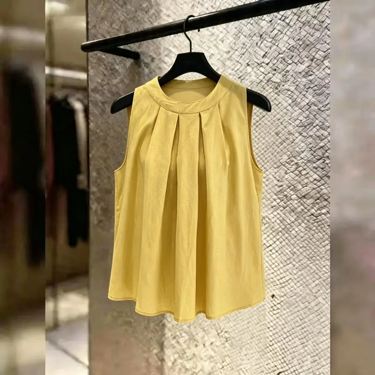 Korean Design Pleated Neck Hanging Chiffon Vest Shirt Women Summer Loose Slimming Doll Shirt Sleeveless Top round Neck
Korean Design Pleated Neck Hanging Chiffon Vest Shirt Women Summer Loose Slimming Doll Shirt Sleeveless Top round Neck