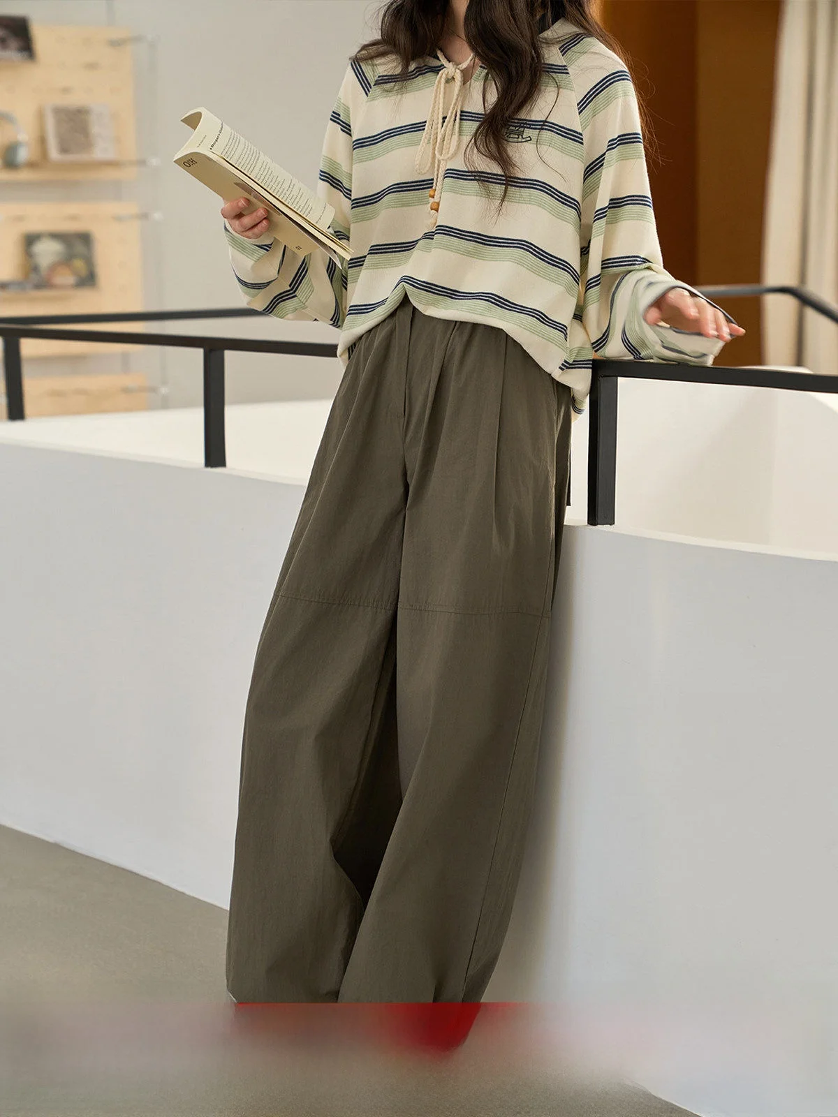 MoZa Korean Sle Loose Wide Leg Straight Casual Pants Women's een High Waist Slimming Versatile Spring 2026 New Arrival
MoZa Korean Sle Loose Wide Leg Straight Casual Pants Women's een High Waist Slimming Versatile Spring 2026 New Arrival