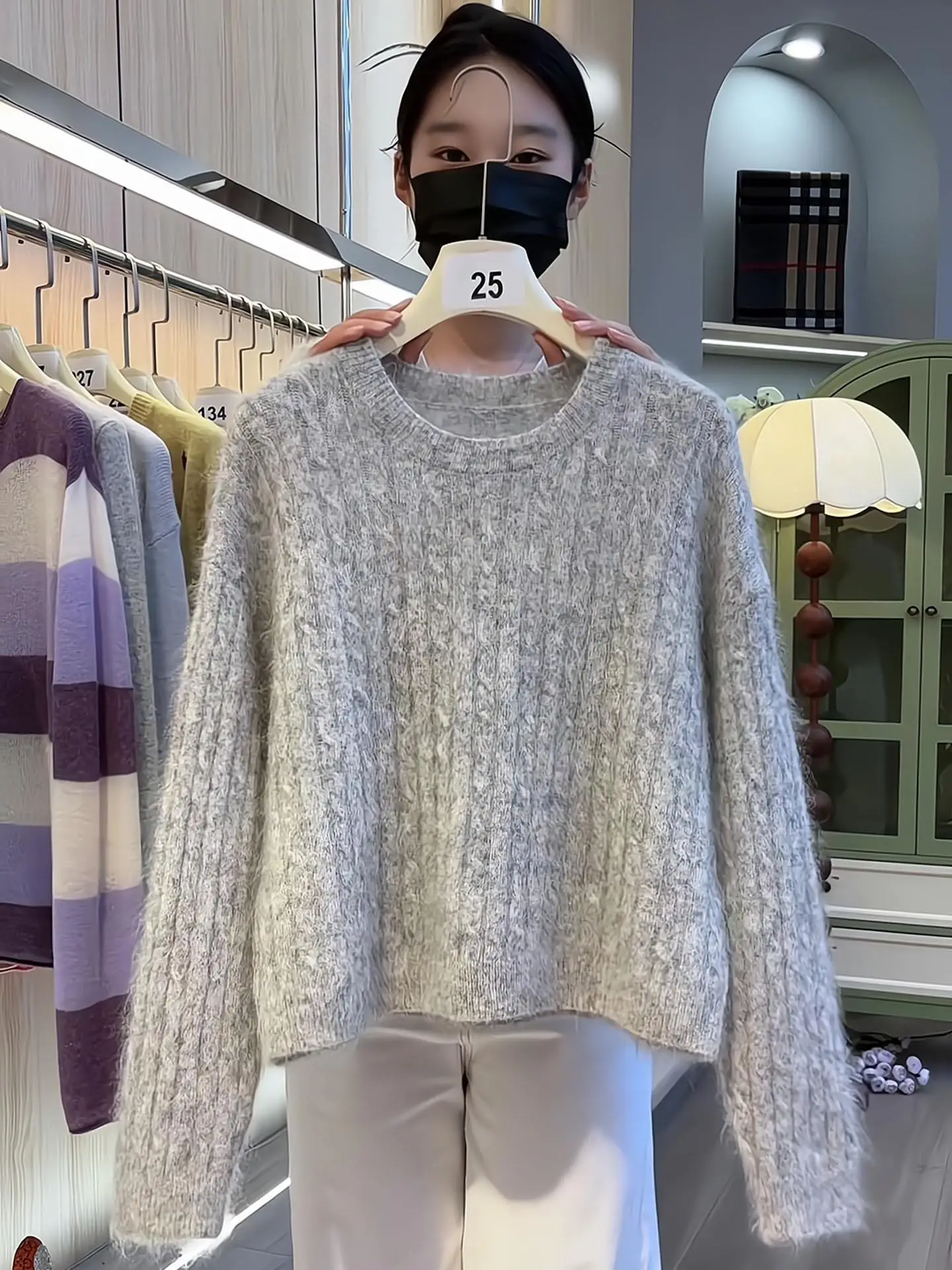 Модный универсальный простой вязаный свитер Ele Sle, осень-зима, Новое поступление, женское высококачественное ощущение, красивый активный...
Модный универсальный простой вязаный свитер Ele Sle, осень-зима, Новое поступление, женское высококачественное ощущение, красивый активный...