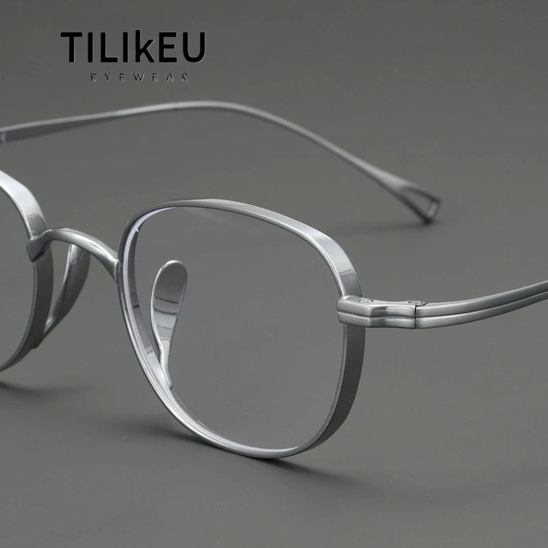 138mm Small Size Pure Titanium One-piece Nose Pad Anti Blue Light Glasses Frame for Men Designer Oval Frame Wide Brim Eyeglasses
138mm Small Size Pure Titanium One-piece Nose Pad Anti Blue Light Glasses Frame for Men Designer Oval Frame Wide Brim Eyeglasses