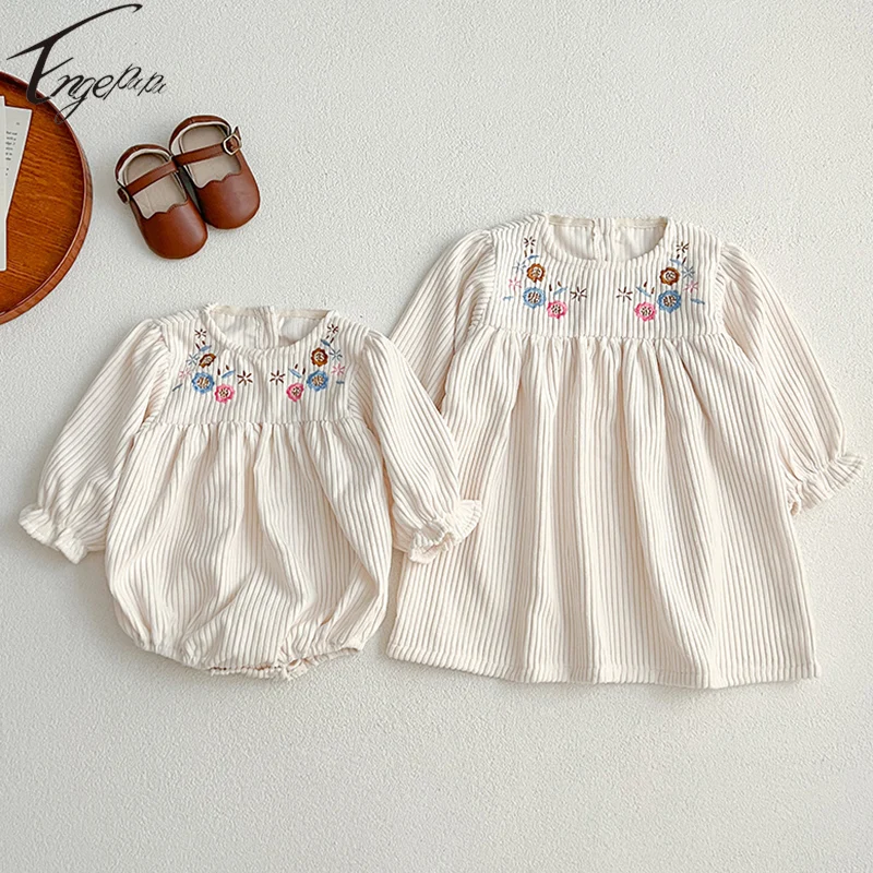 Embroidered Girls Sweet Flowers Rompers Infant Baby Girls Long Sleeves Romper Princess Girl Dress Sister Autumn Clothes
Embroidered Girls Sweet Flowers Rompers Infant Baby Girls Long Sleeves Romper Princess Girl Dress Sister Autumn Clothes