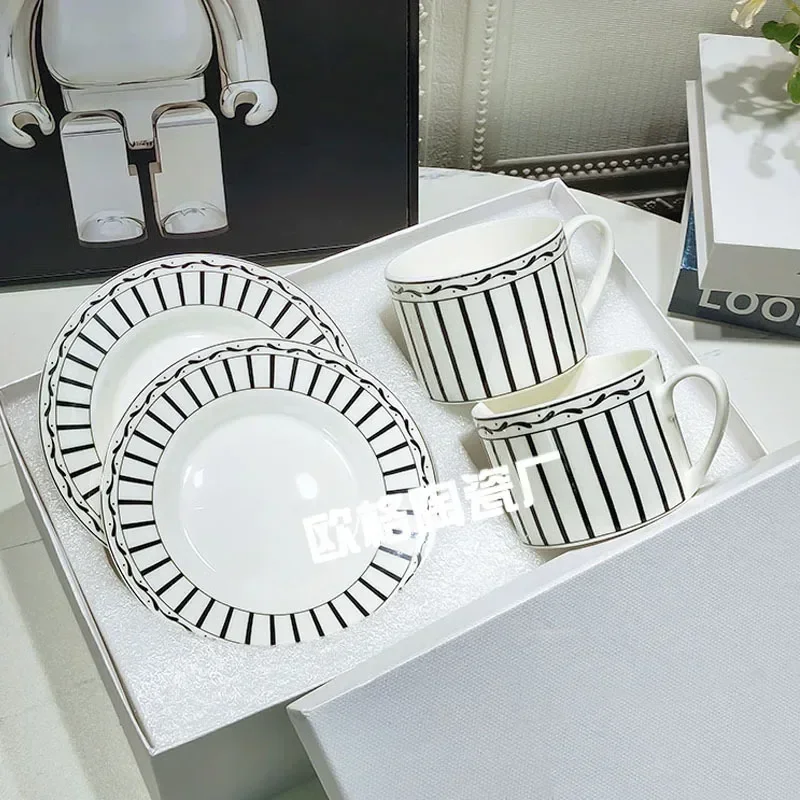 Modern Coffee Cup Set With Matching Plates - European Afternoon Tea Gift Box Collection
Modern Coffee Cup Set With Matching Plates - European Afternoon Tea Gift Box Collection