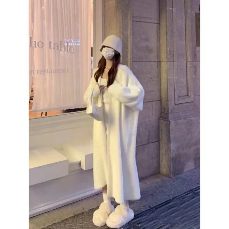 Autumn/Winter Lazy Style Warm Knee Length Thickened Women Cardigan Pure Imitation Mink Fleece Knitted Sweater Women Warm Coat
Autumn/Winter Lazy Style Warm Knee Length Thickened Women Cardigan Pure Imitation Mink Fleece Knitted Sweater Women Warm Coat