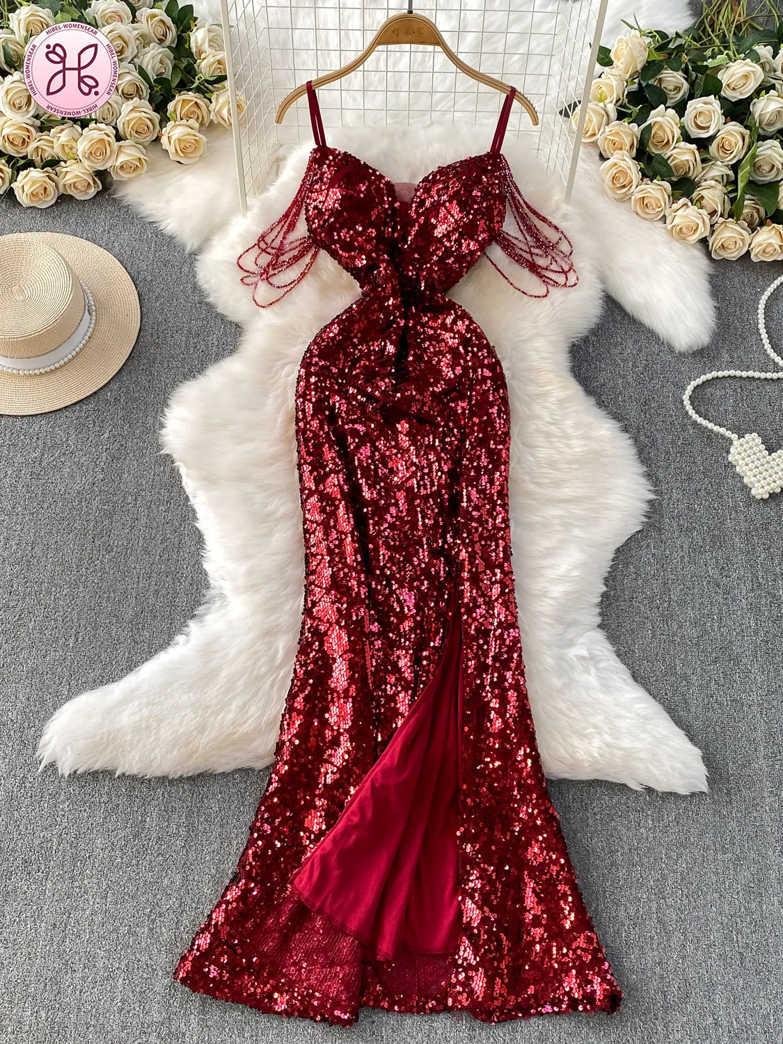 V-Neck Strapless Maxi Dress for Women Graceful High Slit Slim Fit Gown Design, Elegant Light Luxury Heavy Sequin Dress
V-Neck Strapless Maxi Dress for Women Graceful High Slit Slim Fit Gown Design, Elegant Light Luxury Heavy Sequin Dress
