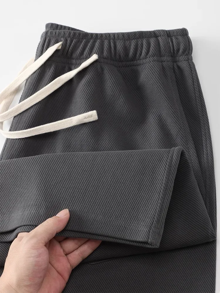 Летние мужские спортивные брюки свободного прямого кроя, укороченные, однотонные, повседневные, модный тренд 2025 года
Летние мужские спортивные брюки свободного прямого кроя, укороченные, однотонные, повседневные, модный тренд 2025 года