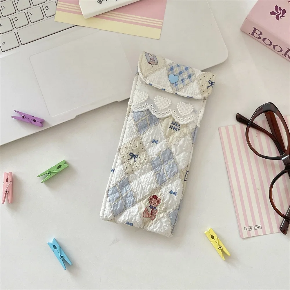 Korean Style Cotton Glasses Storage Bag Sweet Multi-Functional Cute Pencil Case Sunglasses Pouch Lace Heart
Korean Style Cotton Glasses Storage Bag Sweet Multi-Functional Cute Pencil Case Sunglasses Pouch Lace Heart