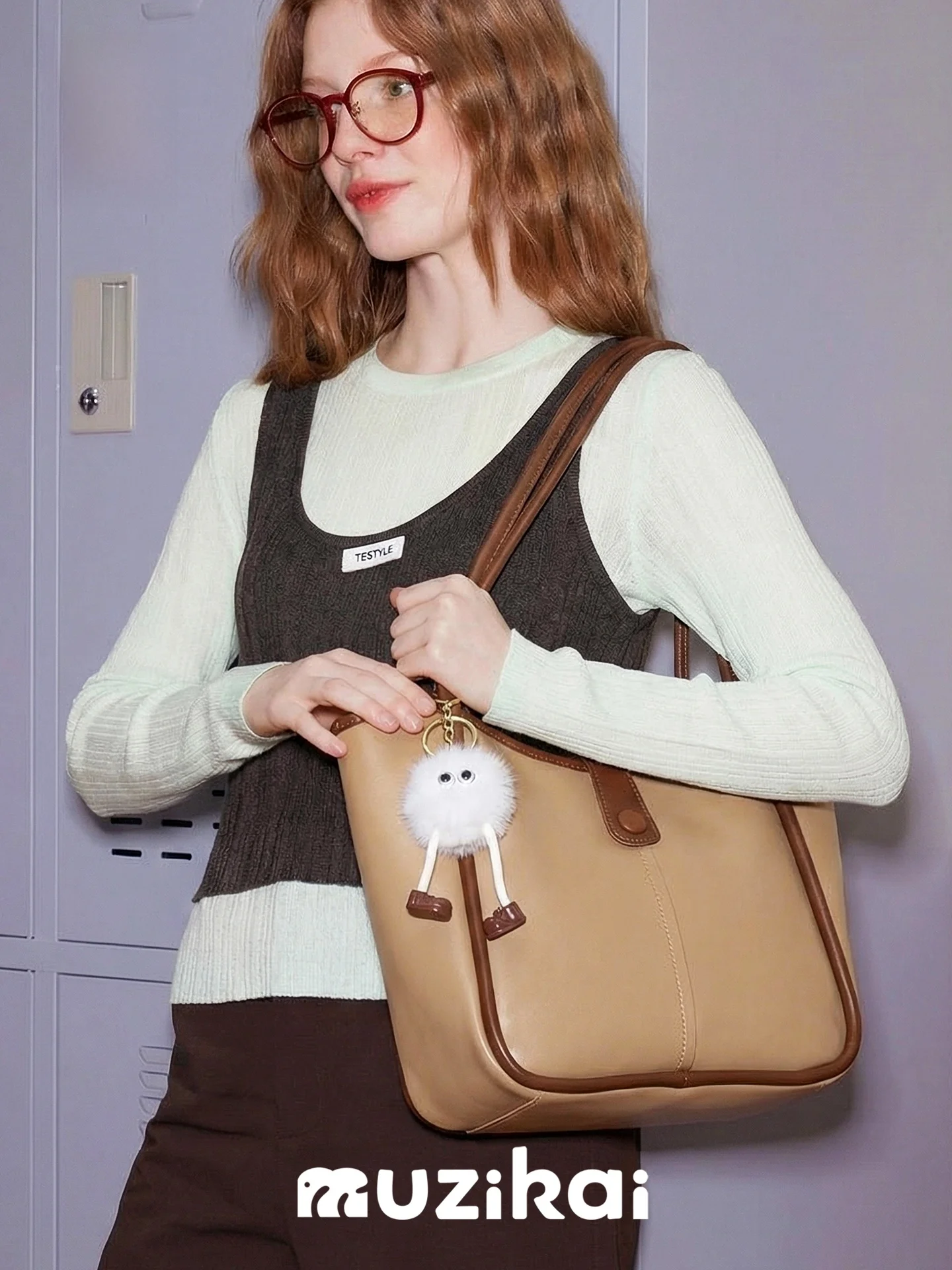 MuziKai Retro Minimalist Large Capacity Underarm Bag Women's Casual Texture Underarm Bag New 2026 Commuter Tote Bag
MuziKai Retro Minimalist Large Capacity Underarm Bag Women's Casual Texture Underarm Bag New 2026 Commuter Tote Bag