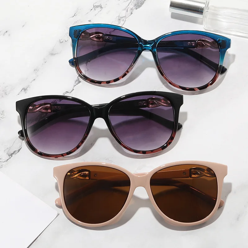 Retro Butterfly Sunglasses Personalized Women's Cat Eye Sunglasses Women's Fashion Large Frame Outdoor Sunscreen Sunglasses
Retro Butterfly Sunglasses Personalized Women's Cat Eye Sunglasses Women's Fashion Large Frame Outdoor Sunscreen Sunglasses